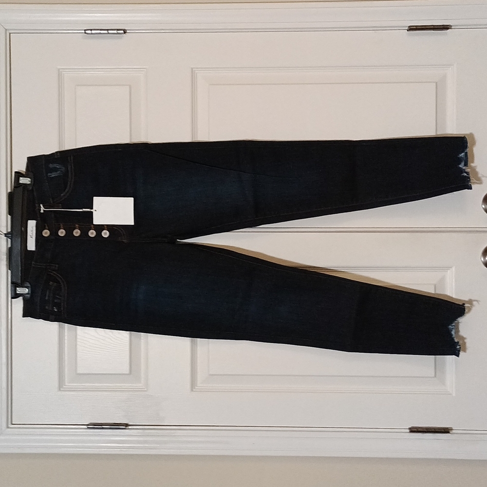 KanCan button fly skinny jeans. Size 13/31. NWT.